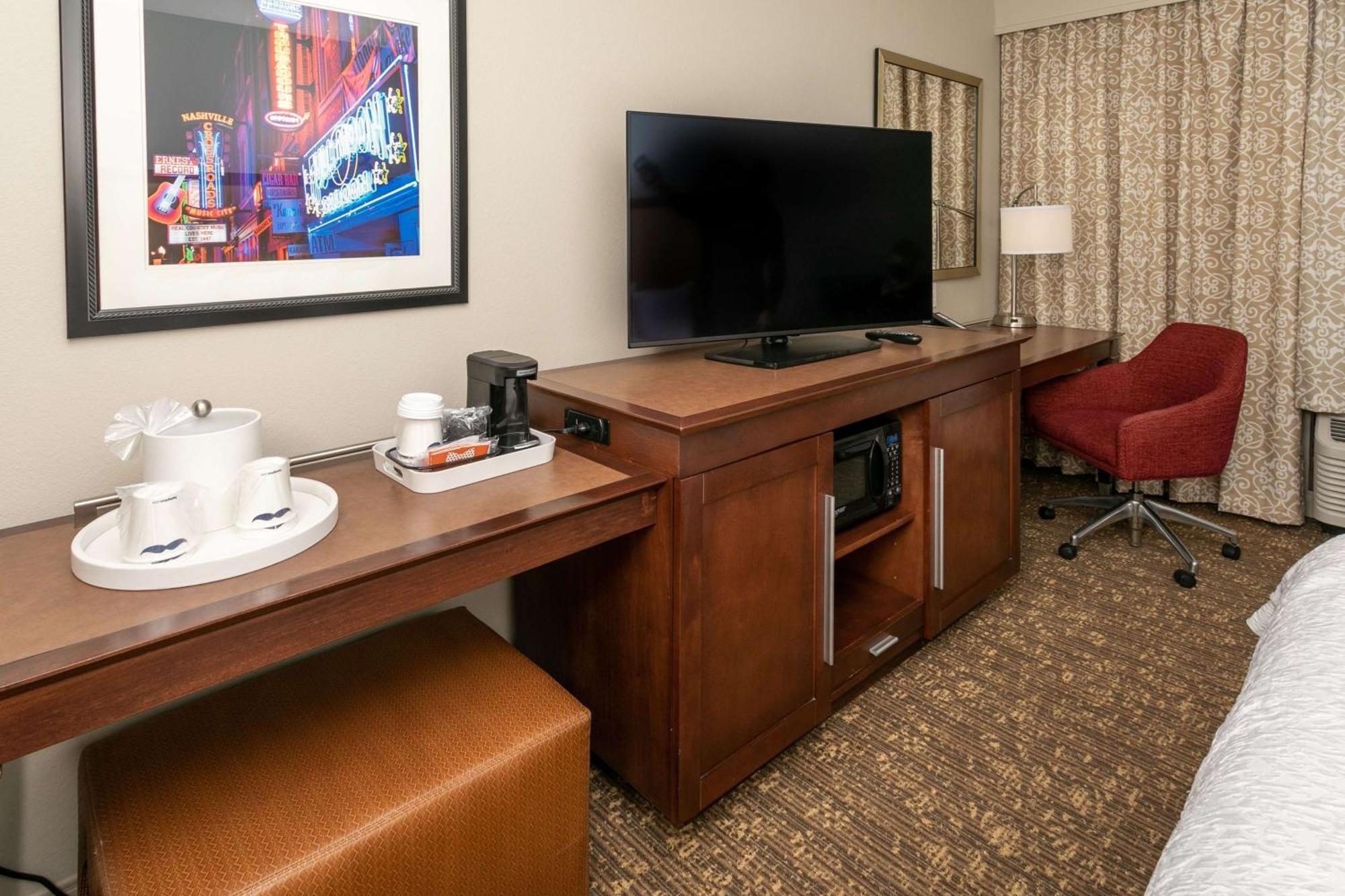 Hotel Hampton & Nashville-green Hills 3*